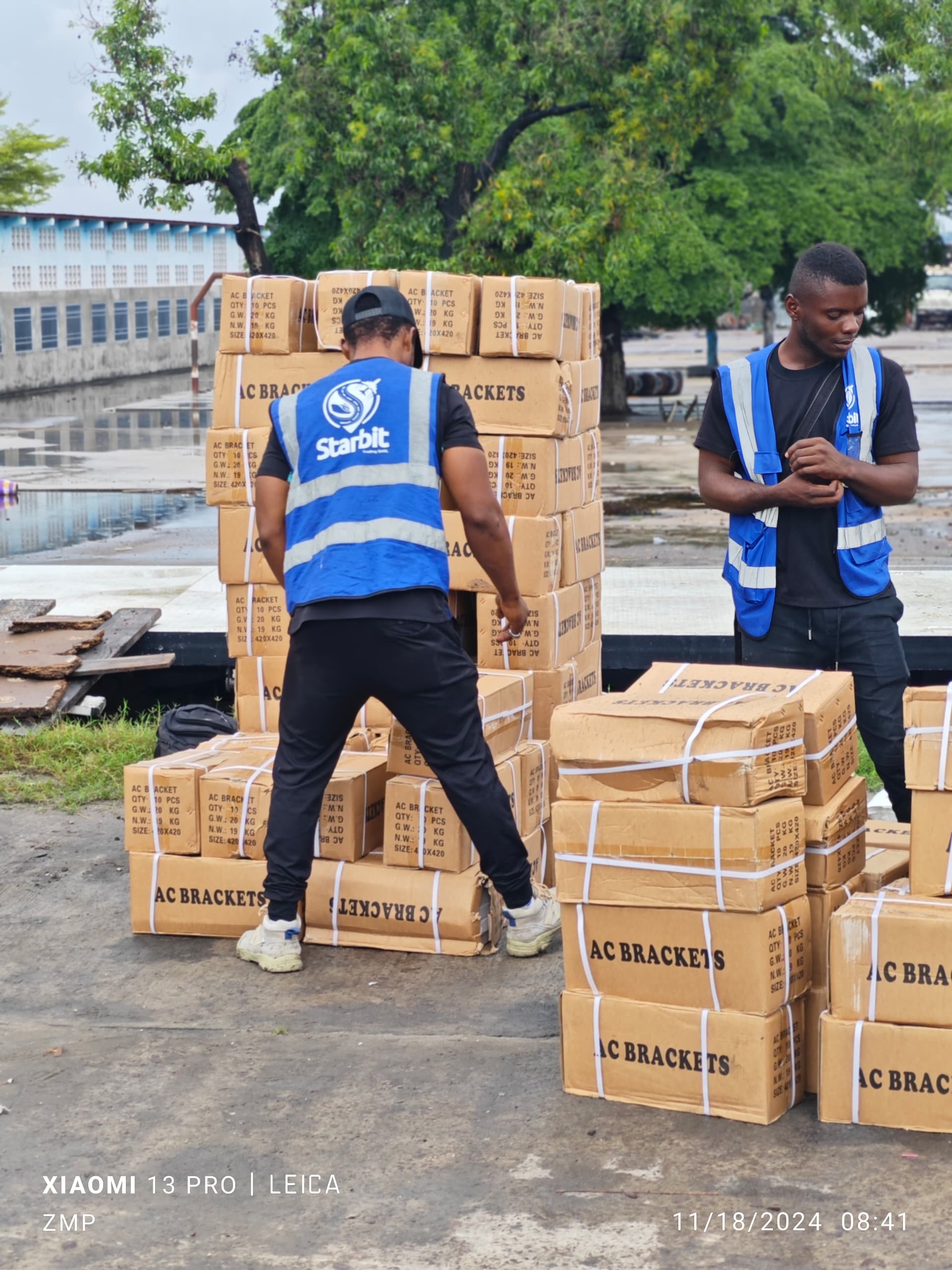 Arrivée de marchandises Starbit à Kinshasa
